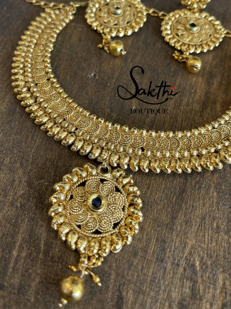 Kundan Gold Choker Necklace