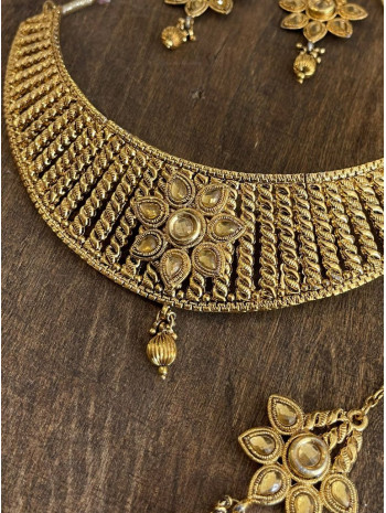 Gold Choker Necklace